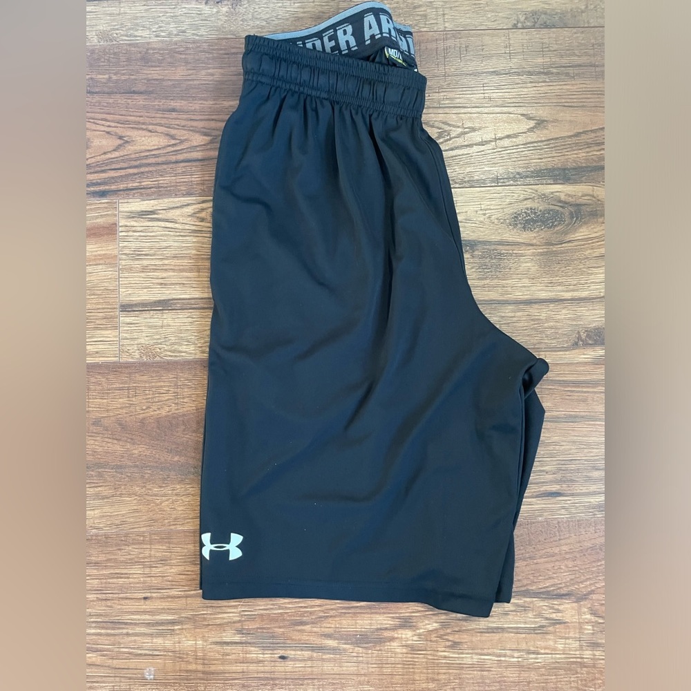 Mens Under Armor Shorts Size Medium